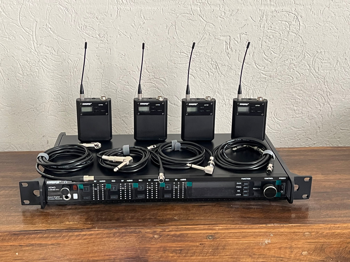 AD4Q microfono inalámbrico 4 canales